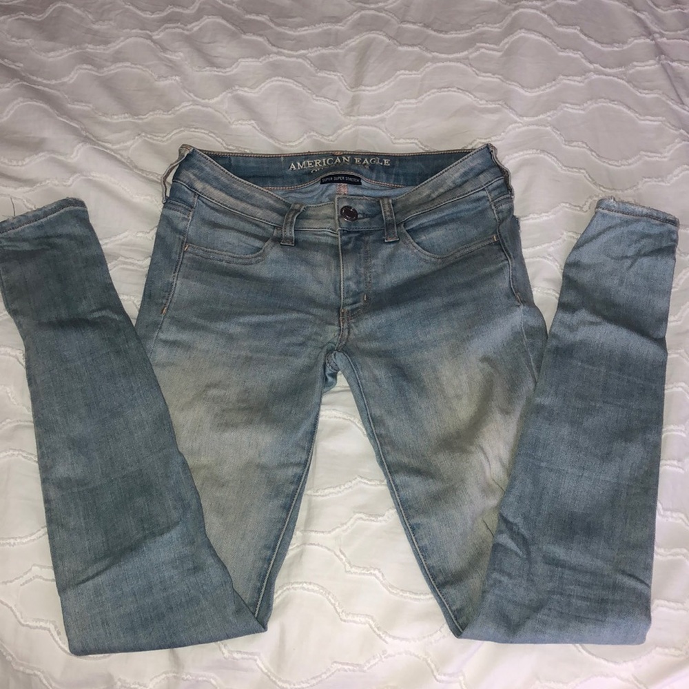 Light wash American Eagle jeans
